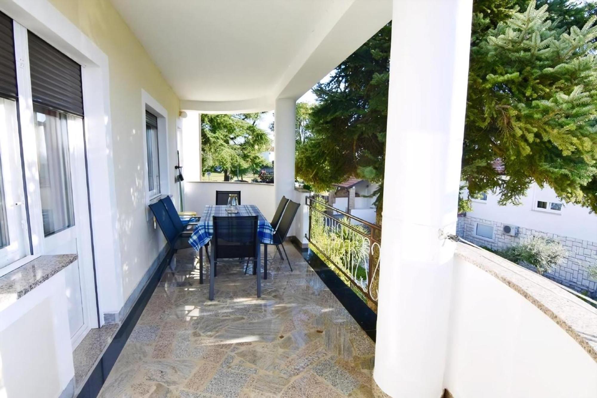 Apartment Grosse In Mit Grosser Terrasse Umag